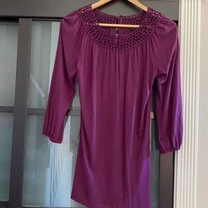 Banana Republic Beautiful embroidery on neckline